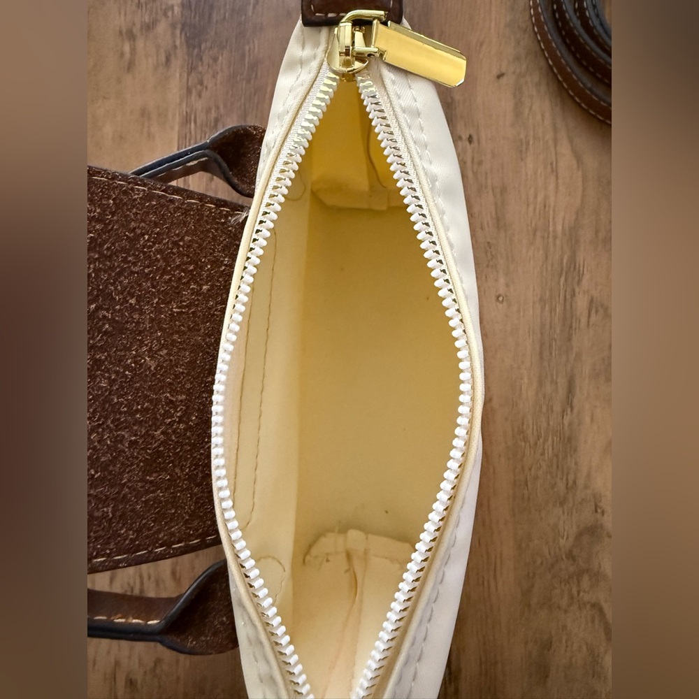 Women Pretty Bag - Picture 7 of 7